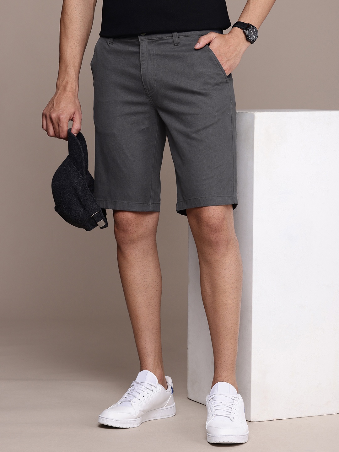 

WROGN Men Slim Fit Shorts, Grey