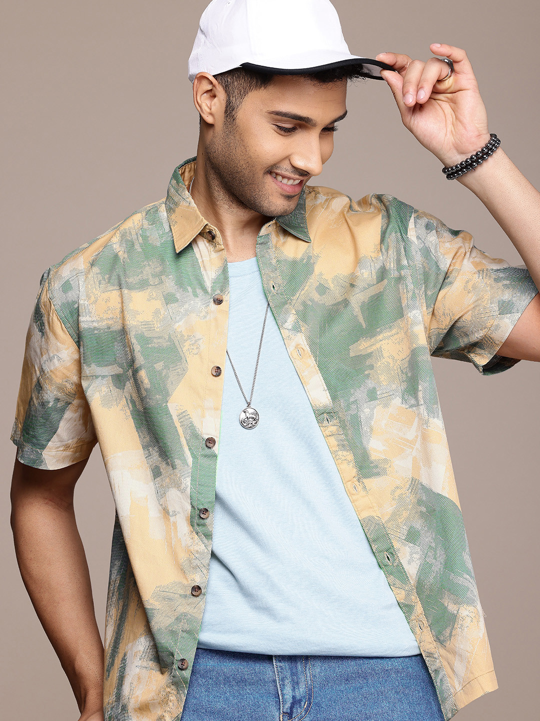 

WROGN Comfort Fit Abstract Printed Drop-Shoulder Sleeves Pure Cotton Casual Shirt, Green