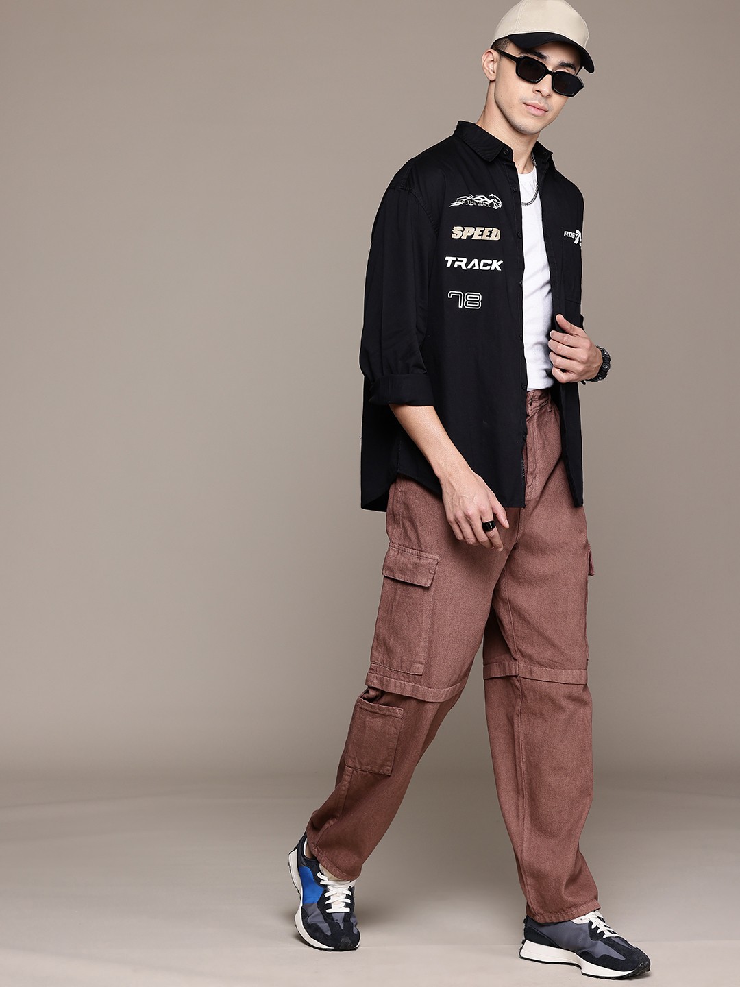 

The Roadster Lifestyle Co. Men Loose Fit Jeans, Rust