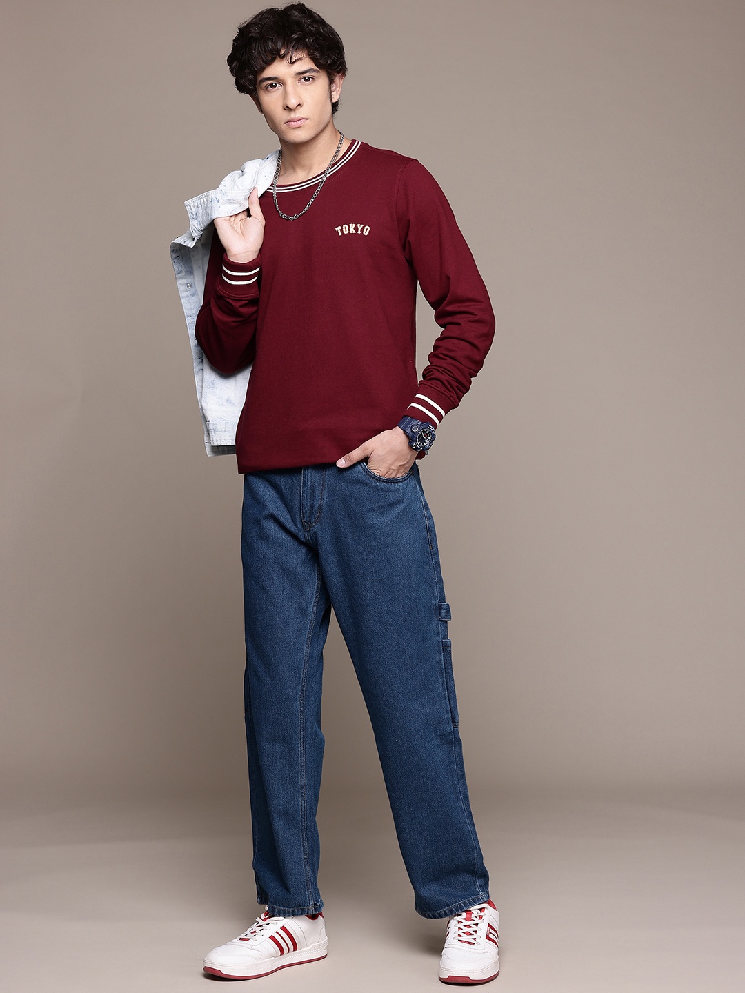 

The Roadster Lifestyle Co. Men Pure Cotton Strap Detail Straight Fit Non-Stretchable Jeans, Navy blue