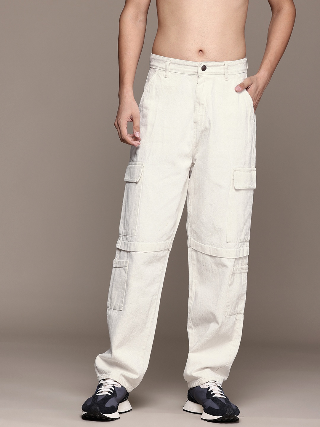 

The Roadster Lifestyle Co. Men Loose Fit Cargo-Style Jeans, White
