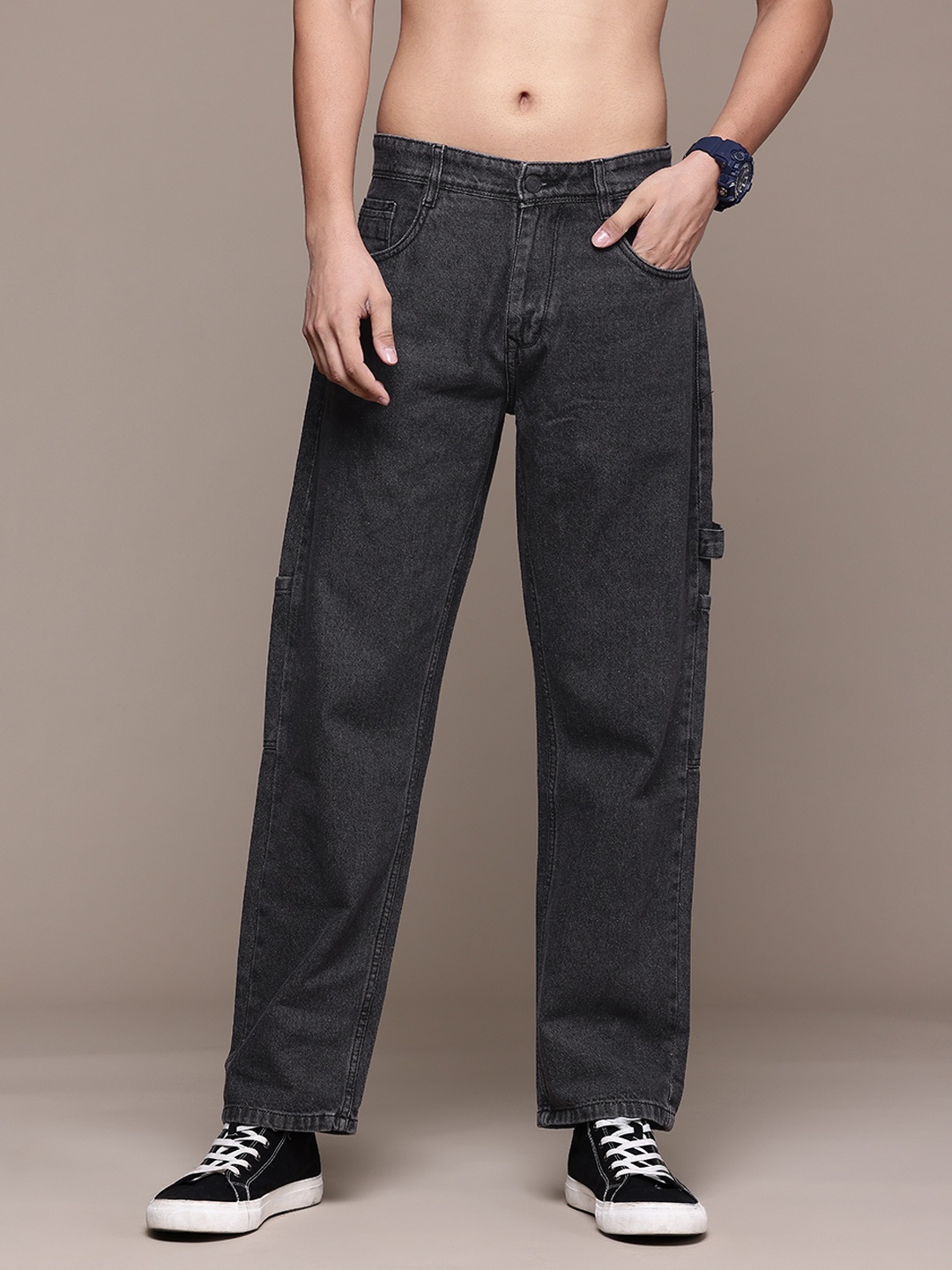 

The Roadster Lifestyle Co. Men Straight Fit Jeans, Charcoal