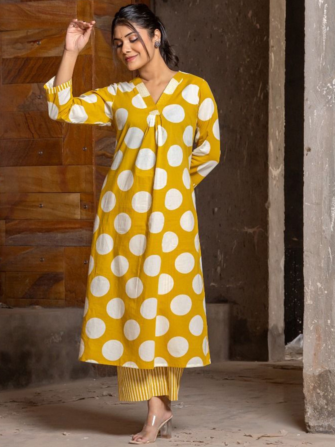 

INDYES Polka Dots Printed Pleated Pure Cotton A-Line Kurta with Palazzos, Yellow