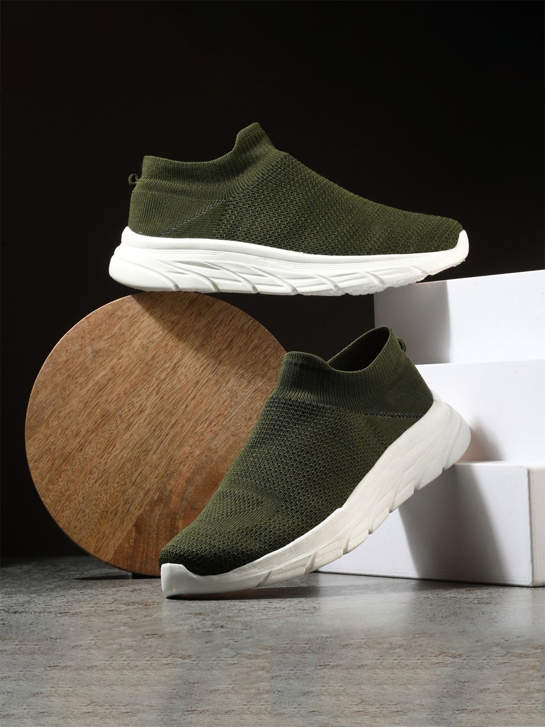 

KRAASA Men Mesh Walking Shoes, Olive