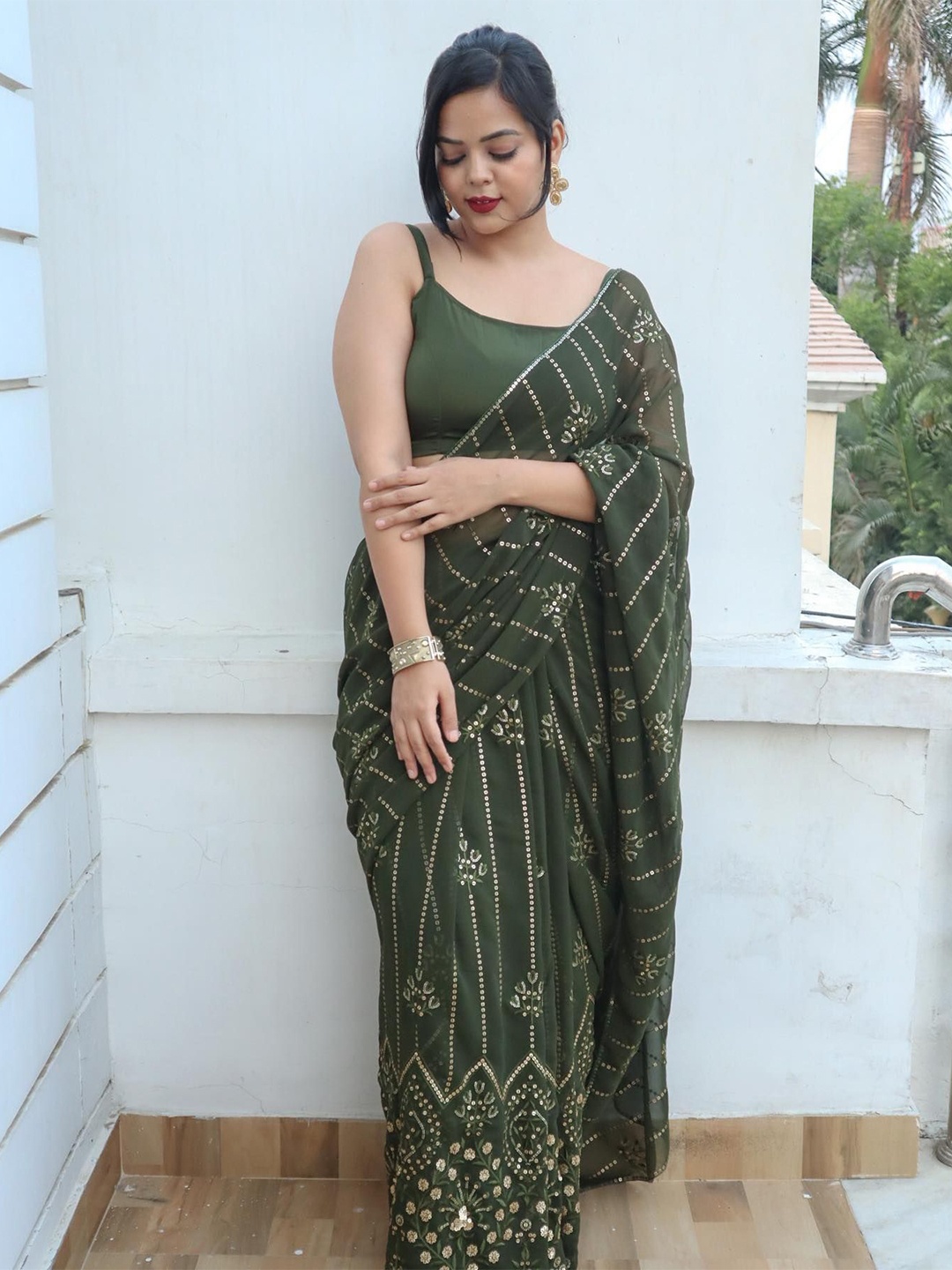 

Celeb Styles Striped Sequinned Pure Georgette Saree, Olive