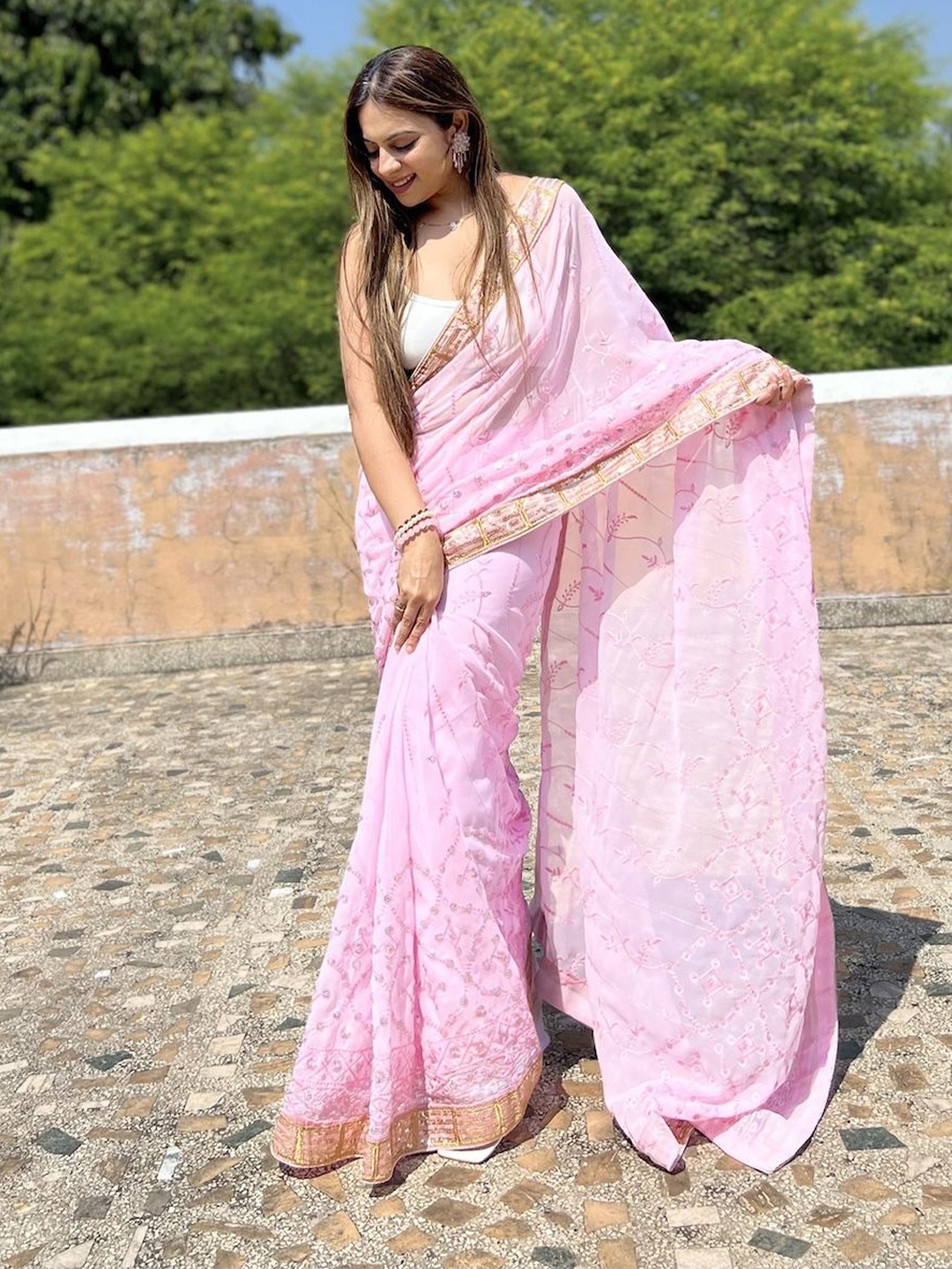 

Celeb Styles Ethnic Motifs Embroidered Pure Georgette Saree, Pink