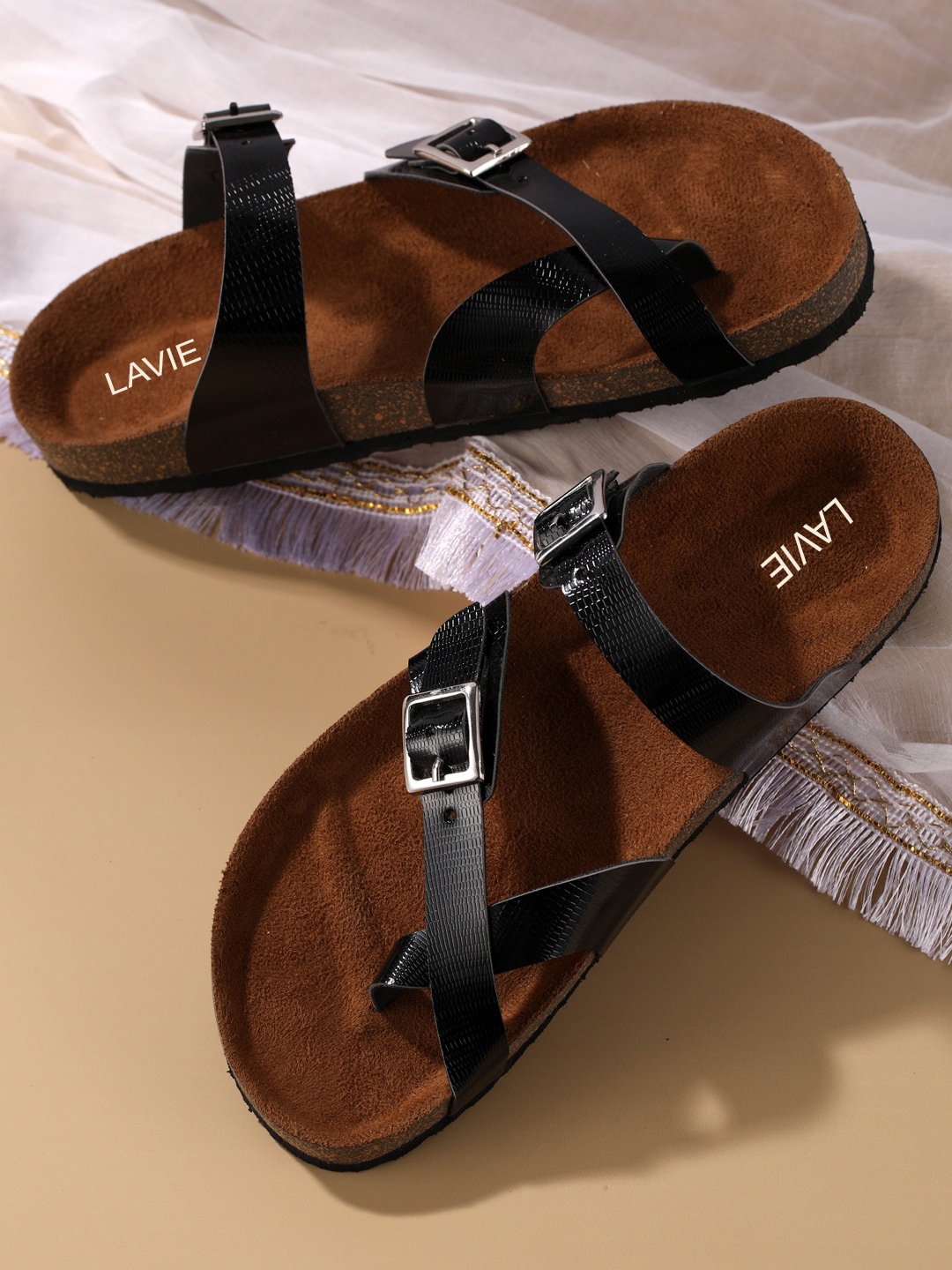 

Lavie Women One Toe Flats, Black