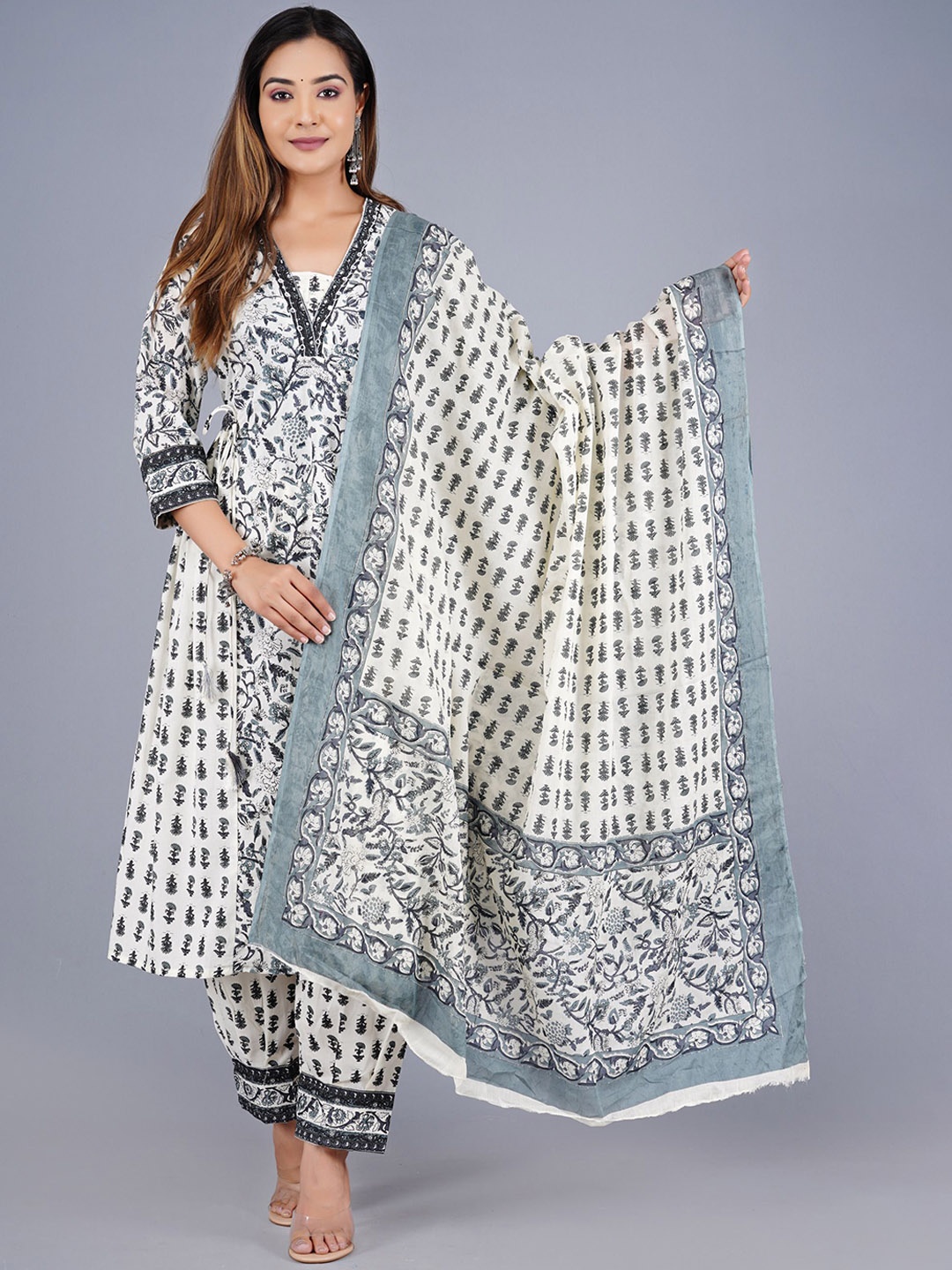 

SHOOLIN Floral Printed Gotta Patti Pleated Anarkali Kurta With Trousers & Dupatta, Grey