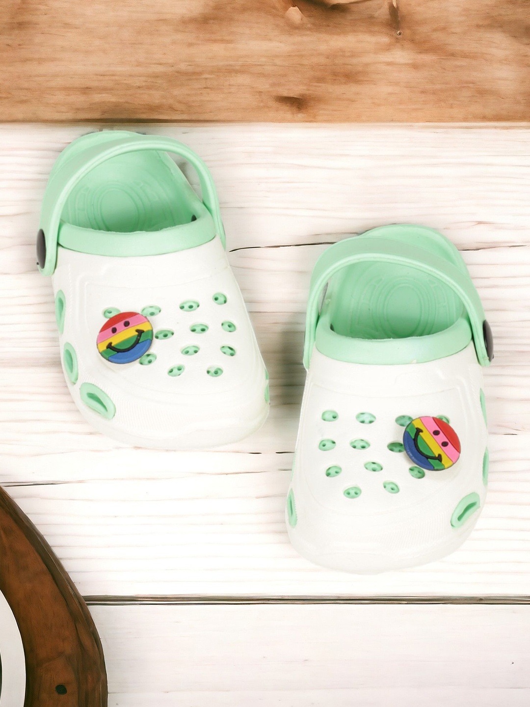 

Lil Lollipop Kids Smily Applique Anti-Slip Clogs, Off white