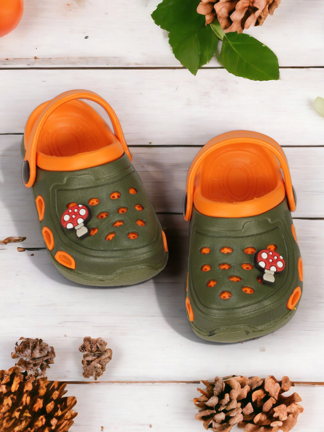 

Lil Lollipop Unisex Kids Rubber Clogs, Green