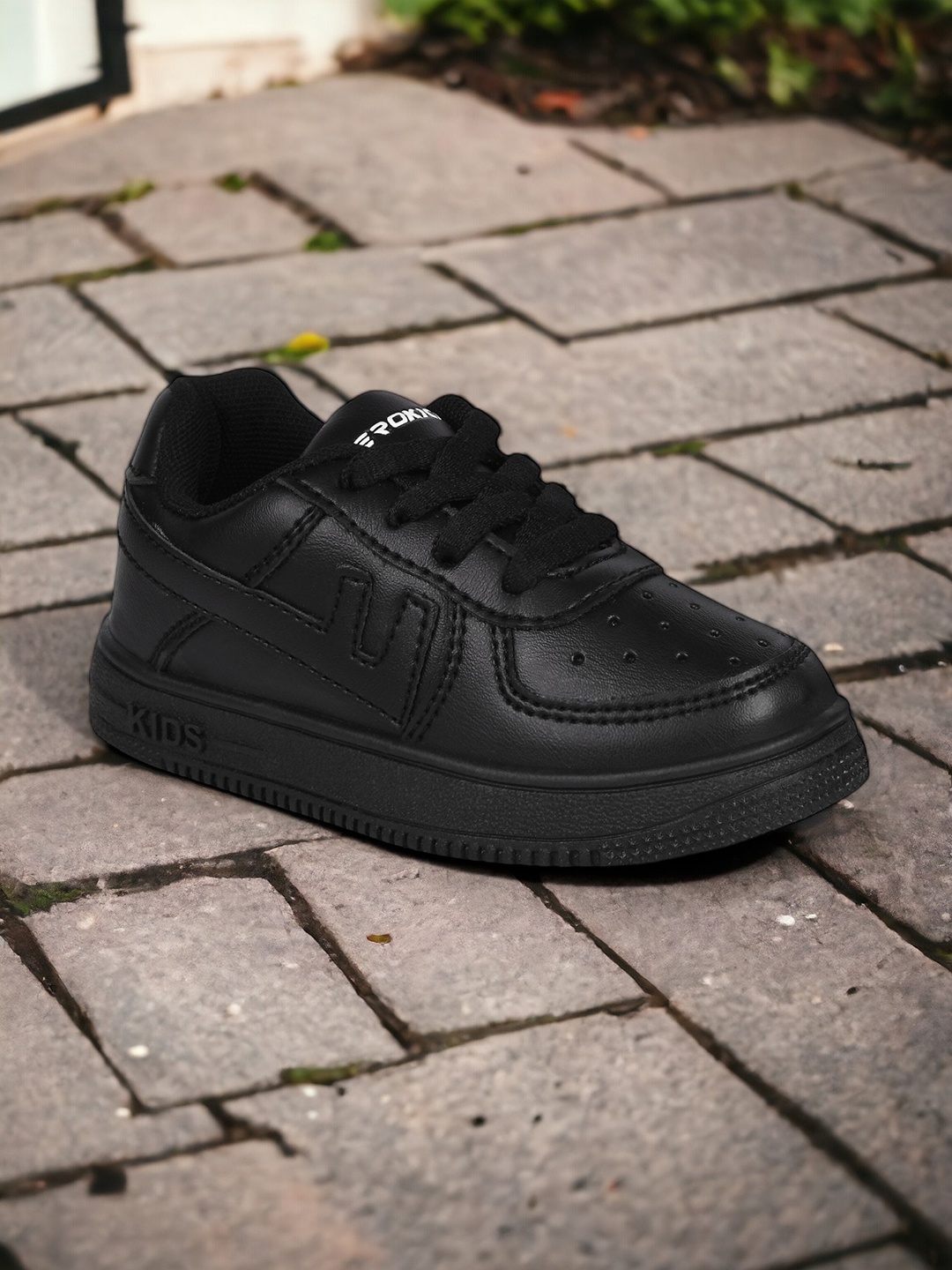 

Lil Lollipop Unisex Kids Slip-On Sneakers, Black