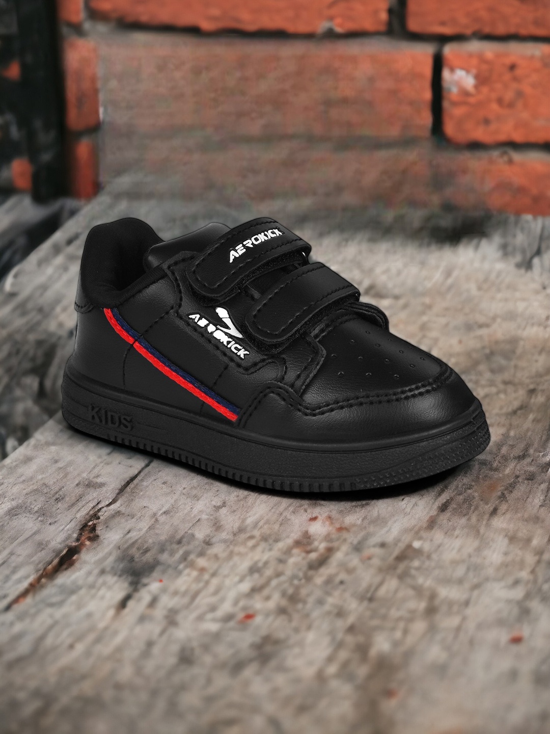 

Lil Lollipop Unisex Kids Sneakers, Black