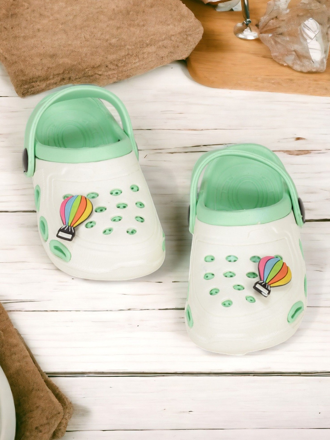 

Lil Lollipop Unisex Kids Rubber Clogs, Cream