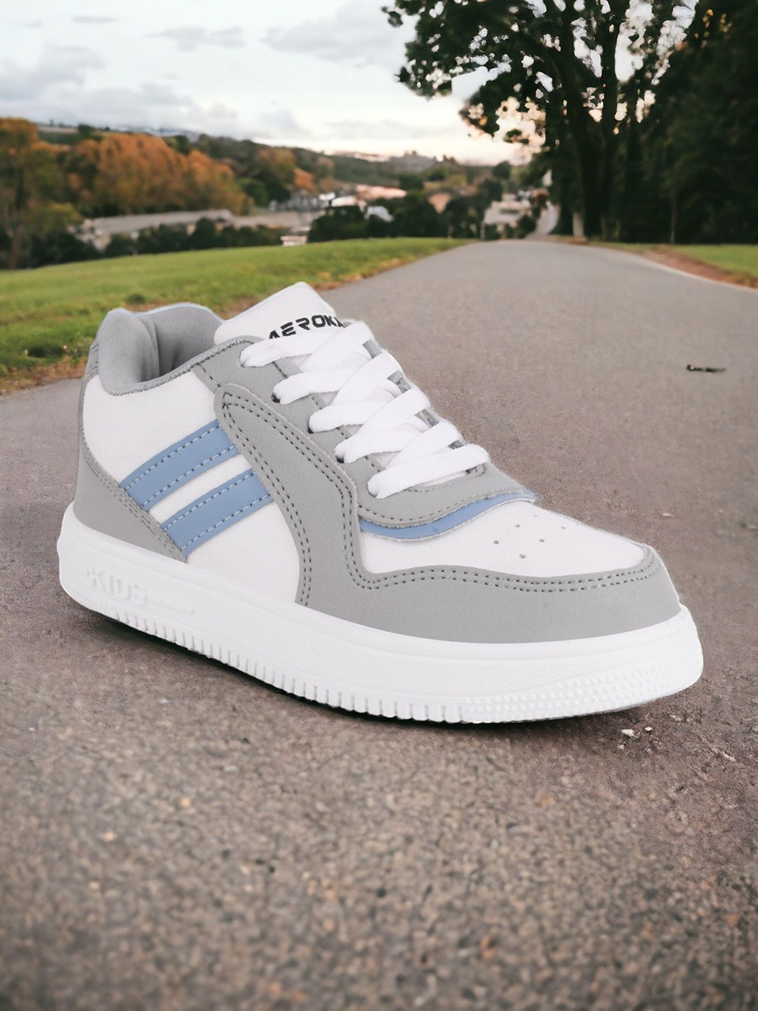 

Lil Lollipop Unisex Kids Striped Sneakers, Grey