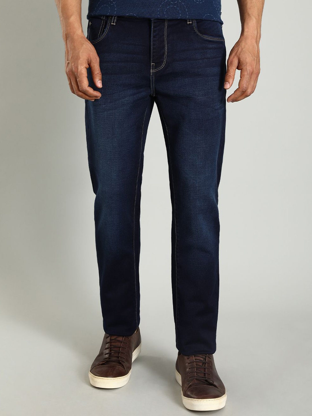 

Indian Terrain Men Brooklyn Slim Fit Clean Look Light Fade Stretchable Jeans, Blue