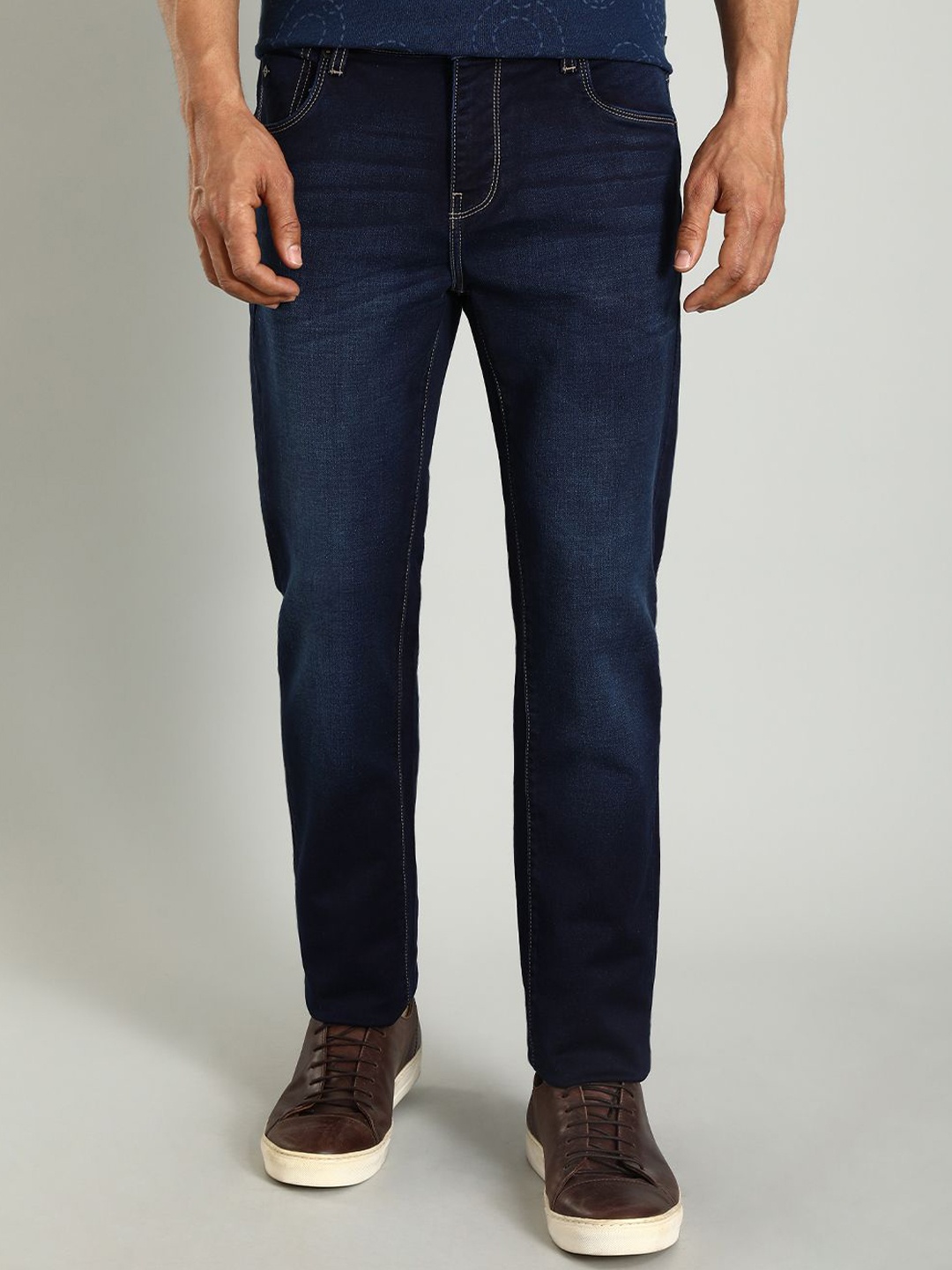 

Indian Terrain Men Brooklyn Slim Fit Clean Look Light Fade Stretchable Jeans, Blue