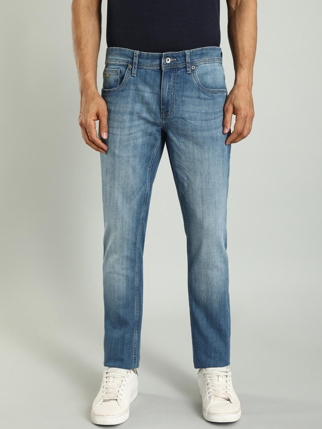 

Indian Terrain Men Kruger Skinny Fit Clean Look Heavy Fade Stretchable Jeans, Blue