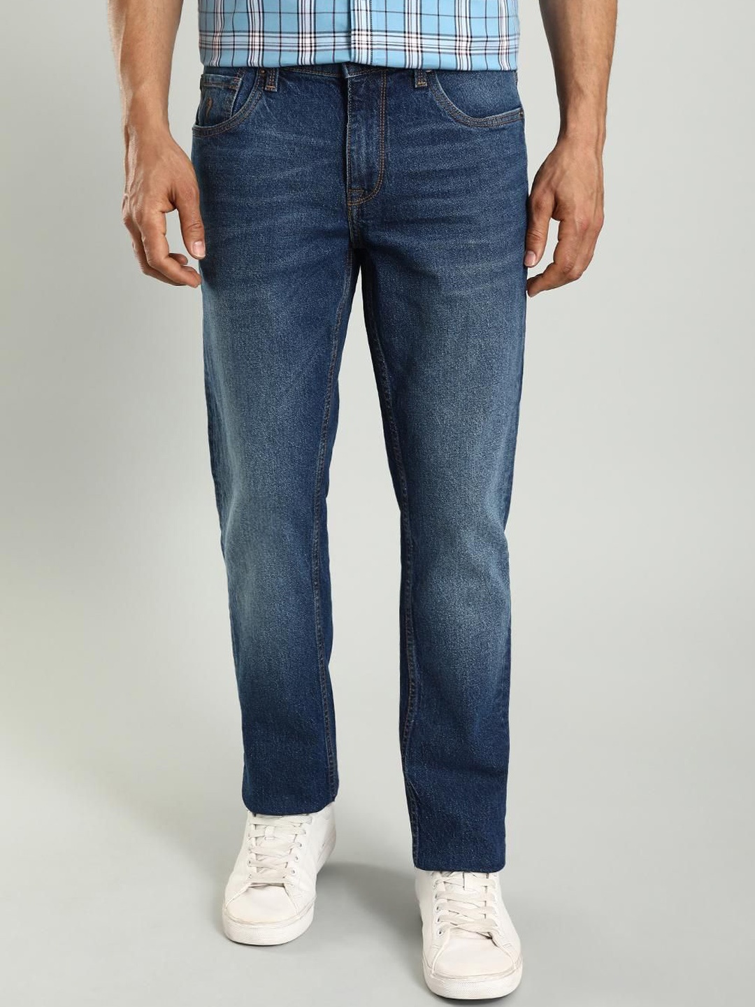 

Indian Terrain Men Brooklyn Slim Fit Clean Look Light Fade Whiskers Stretchable Jeans, Blue