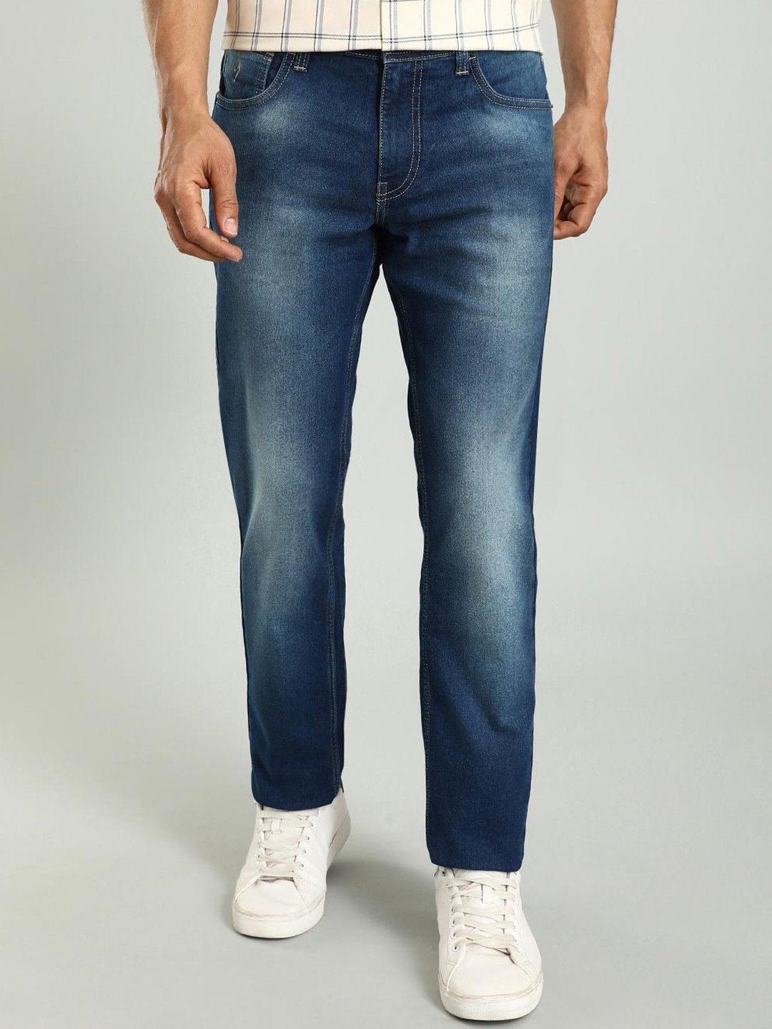 

Indian Terrain Men Brooklyn Slim Fit Heavy Fade Clean Look Stretchable Jeans, Blue