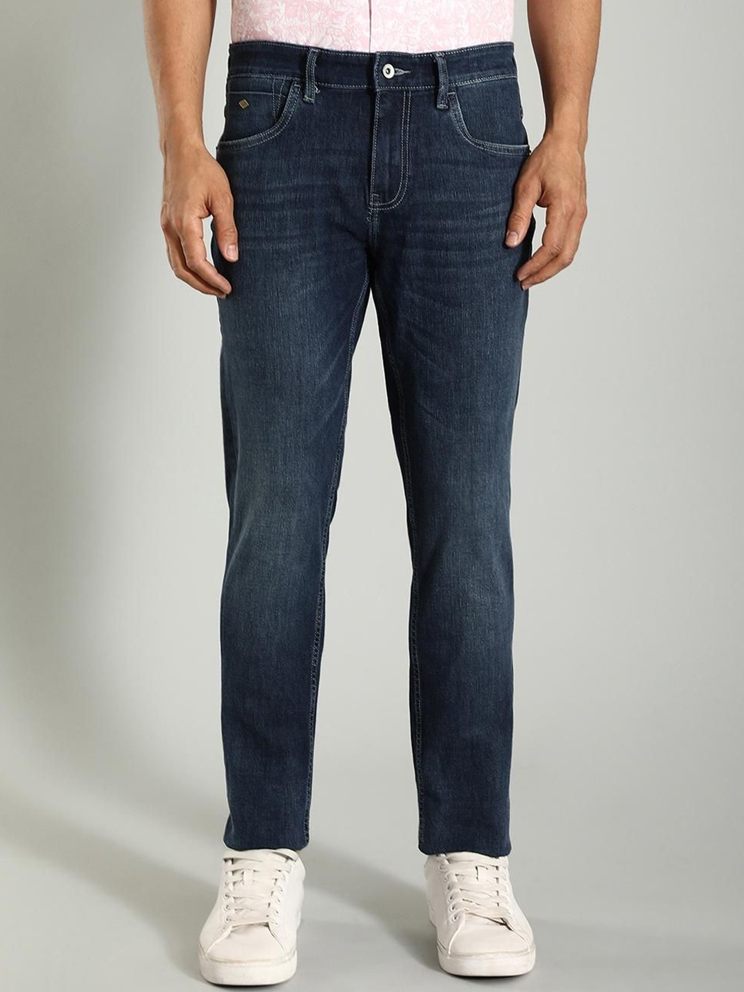 

Indian Terrain Men Kruger Skinny Fit Clean Look Light Fade Stretchable Jeans, Blue