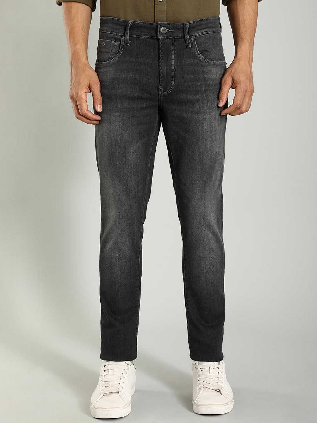 

Indian Terrain Men Kruger Skinny Fit Light Fade Clean Look Stretchable Jeans, Black