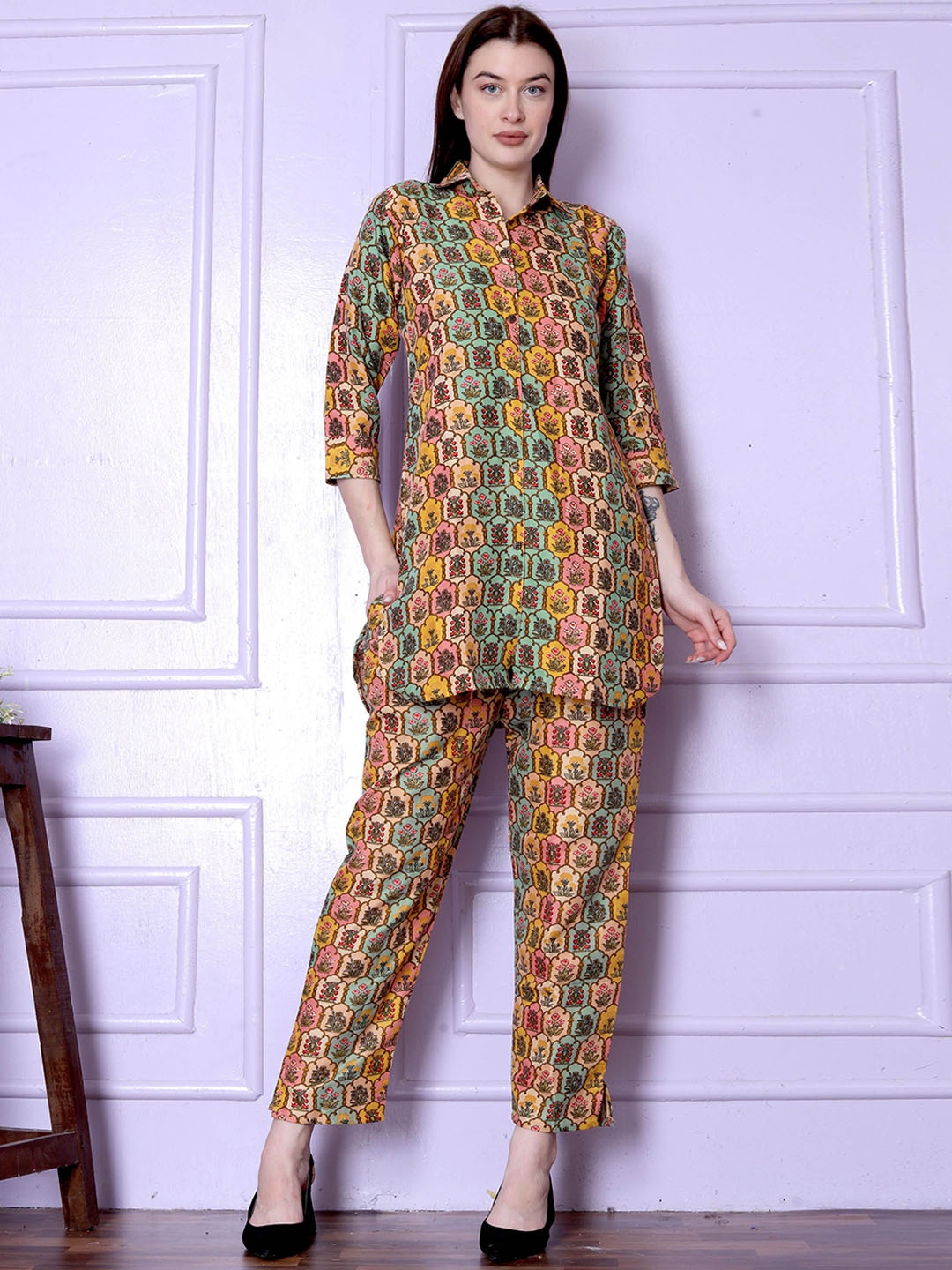 

Ashiya Fab Floral Printed Regular Sleeves Top With Palazzos, Yellow