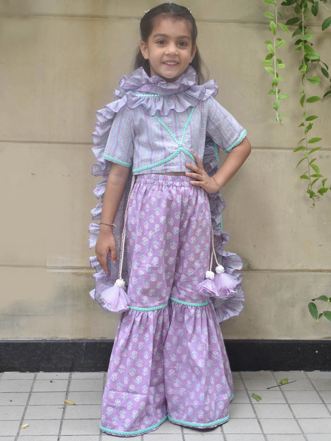 

Fayon Kids Girls Floral Printed Pure Cotton Kurti with Sharara & With Dupatta, Lavender