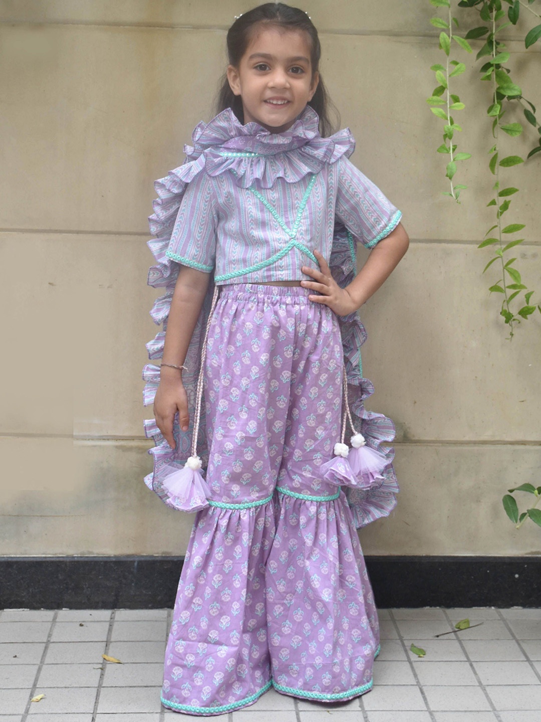 

Fayon Kids Girls Ethnic Motifs Printed Pure Cotton Kurta with Sharara & With Dupatta, Lavender