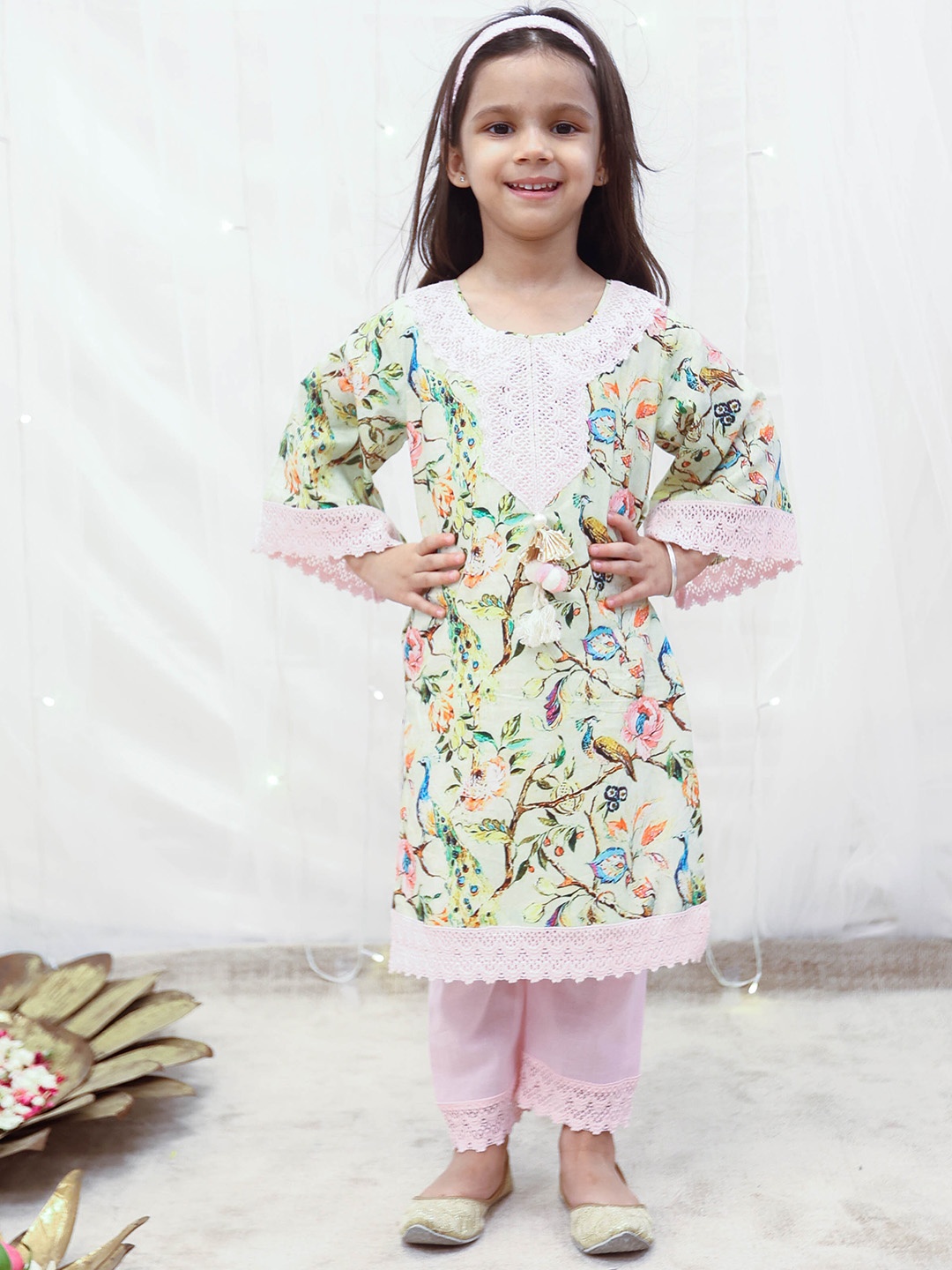 

Fayon Kids Girls Floral Printed Regular Pure Cotton Kurta with Trousers, Green