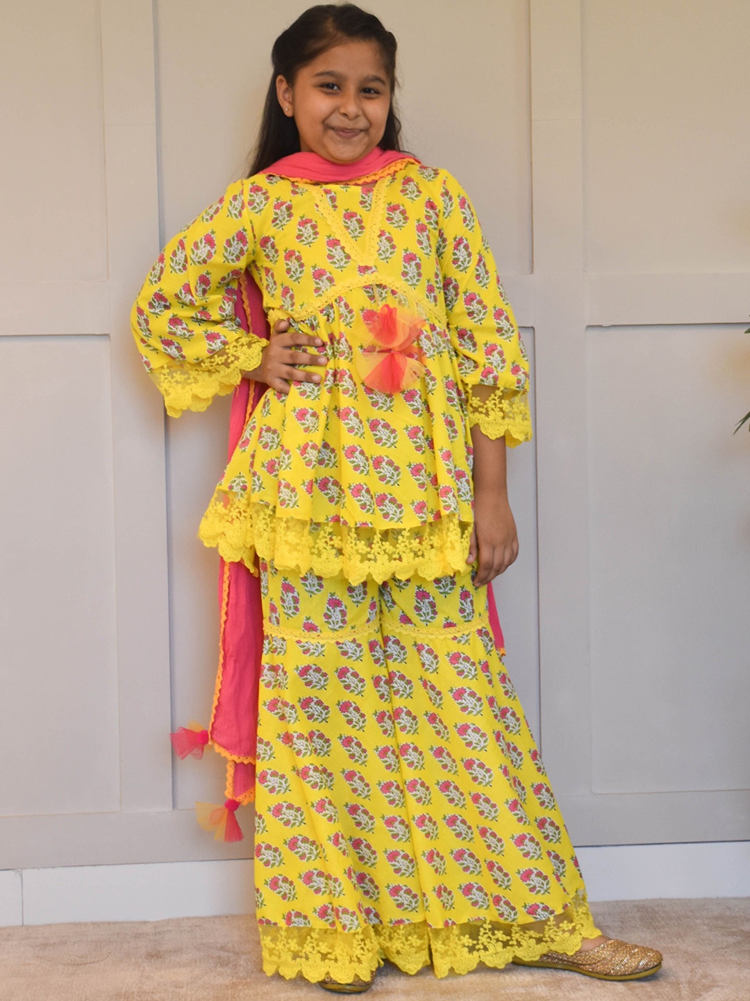 

Fayon Kids Girls Printed Pure Cotton Kurti With Sharara & Dupatta, Yellow