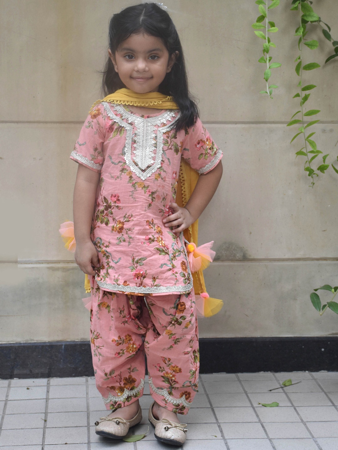 

Fayon Kids Girls Floral Printed Regular Pure Cotton Kurta with Trousers & Dupatta, Peach