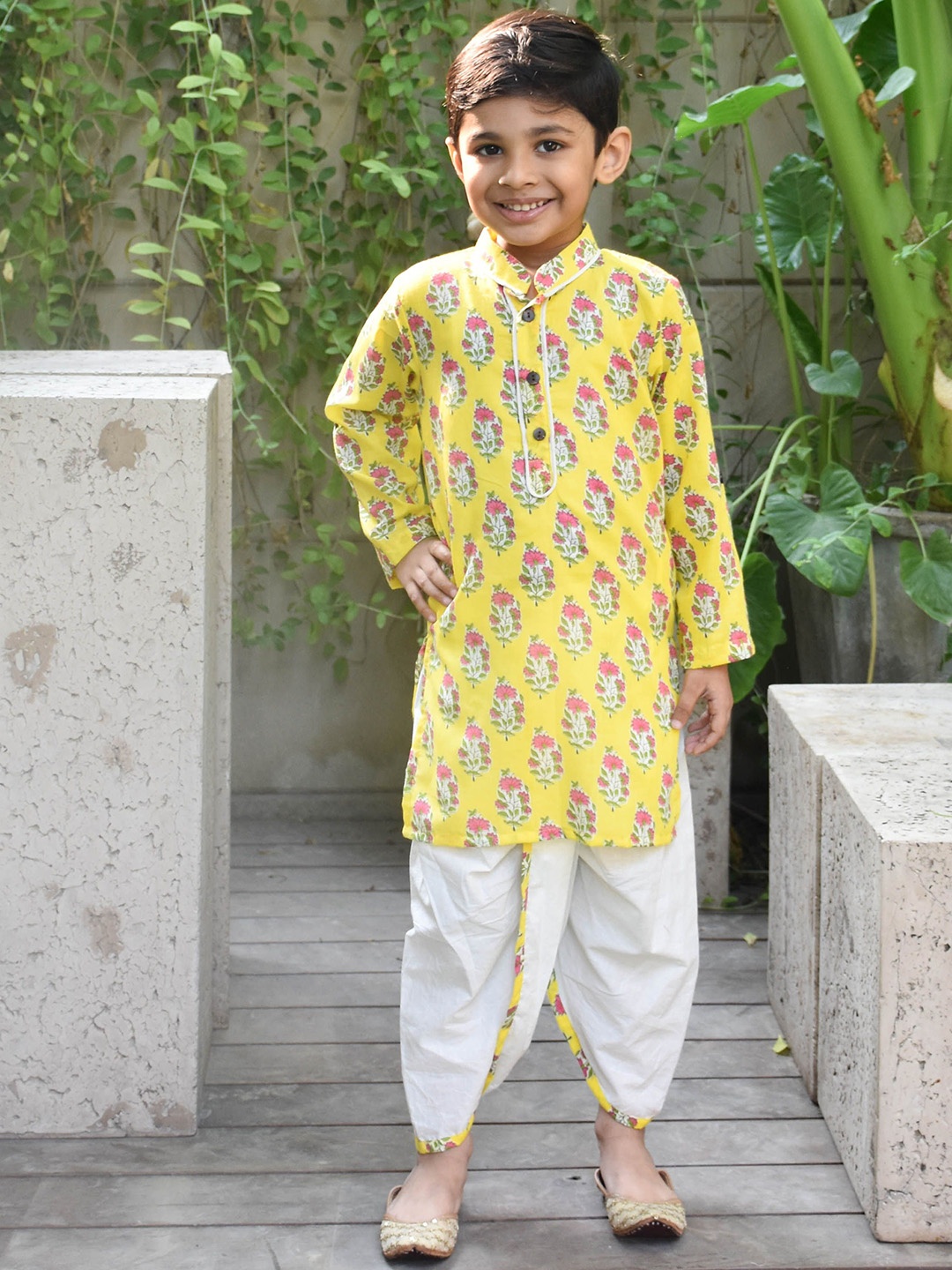 

Fayon Kids Boys Floral Printed Regular Pure Cotton Kurta with Pyjamas, Yellow
