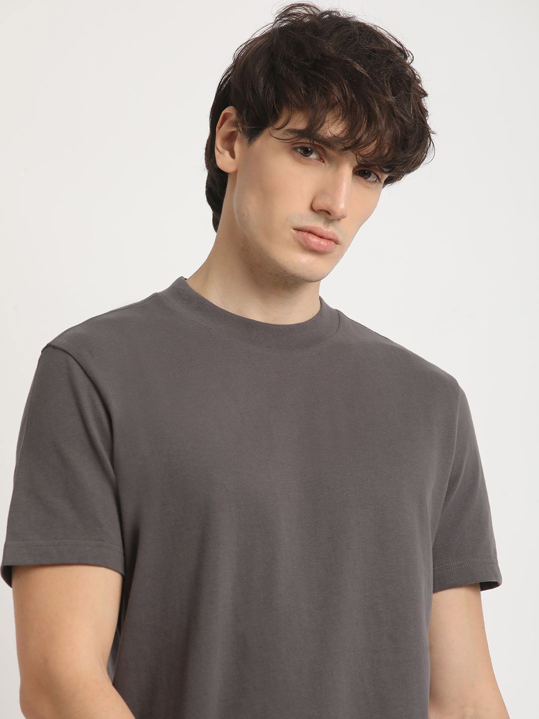 

THE BEAR HOUSE Men's Solid Relaxed Fit Round Neck T-shirt, Grey