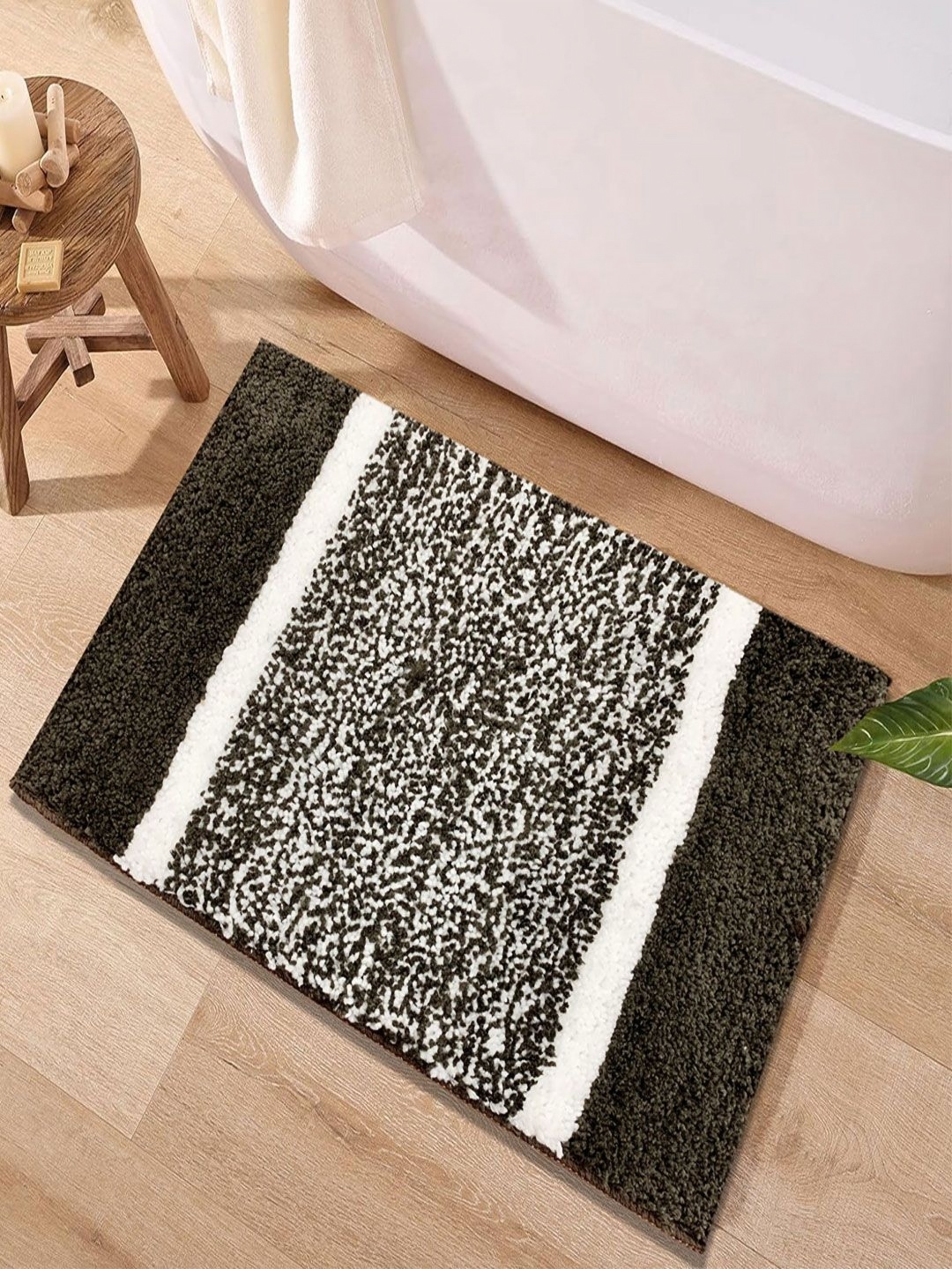 

LUXEHOME INTERNATIONAL Coffee Brown Printed 1800 GSM Anti skid Polyester Bath Rugs