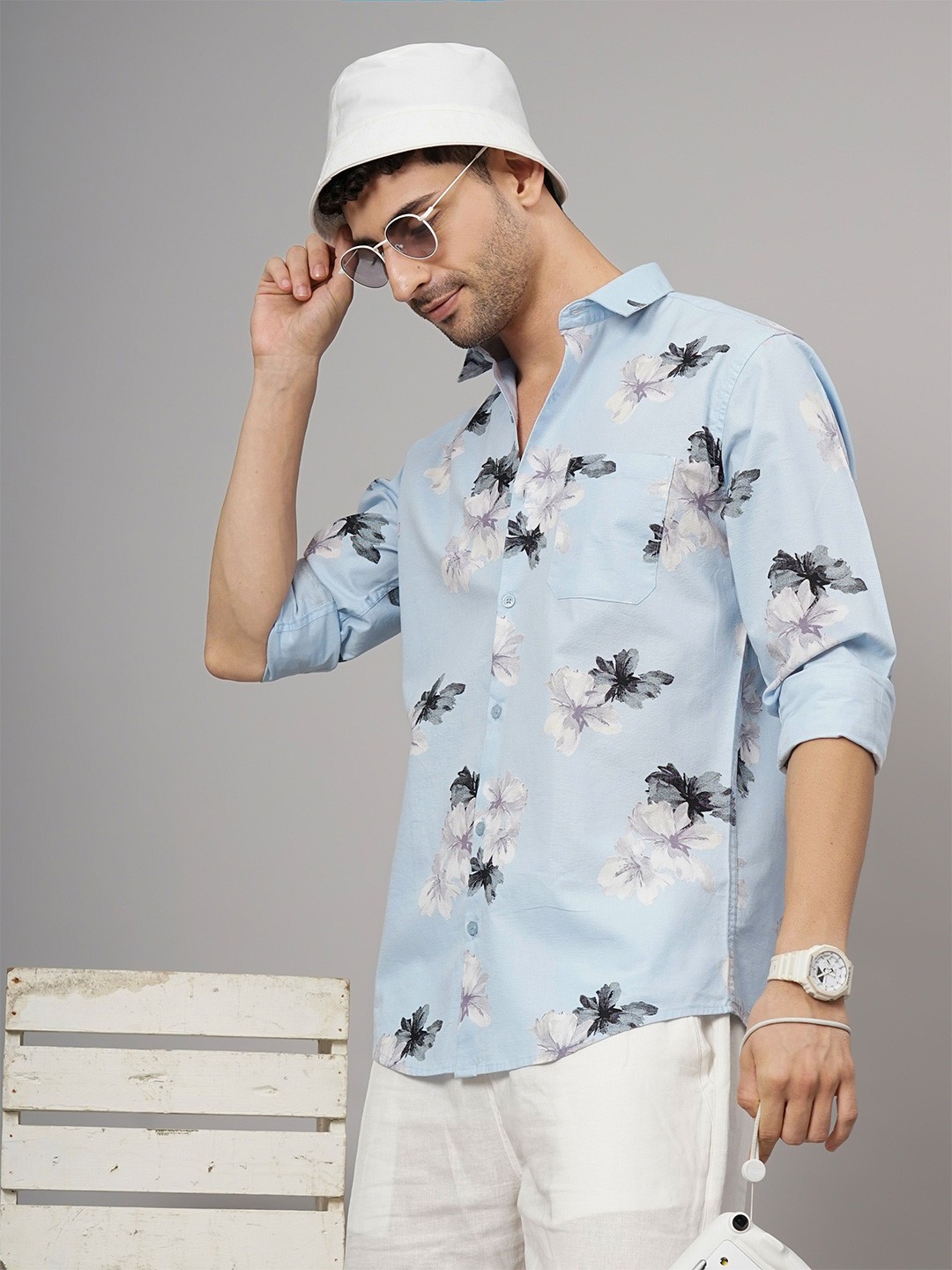 

PAUL STREET Blue & Black Standard Slim Fit Floral Printed Spread Collar Casual Shirt