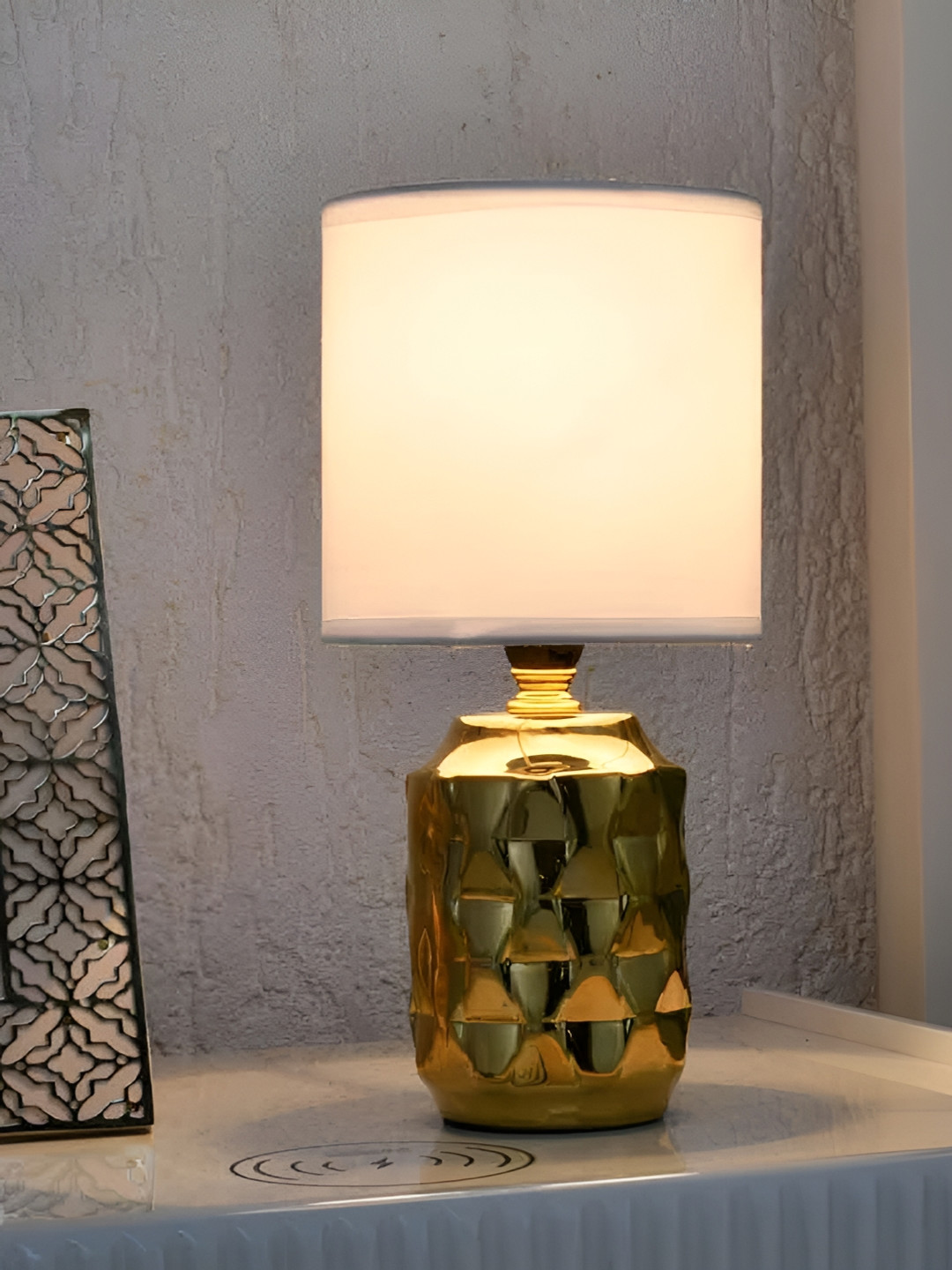 

Athome by Nilkamal Gold-Toned Textured Ceramic Contemporary Cylindrical Shaped Table Lamp
