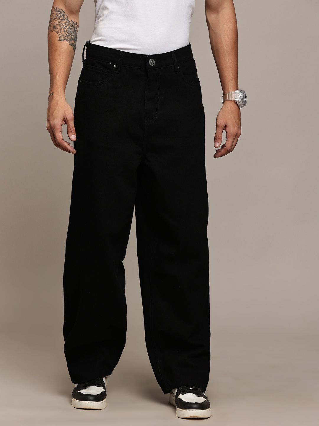 

The Roadster Lifestyle Co. Men Relaxed-Fit Pure Cotton No Fade Jeans, Black