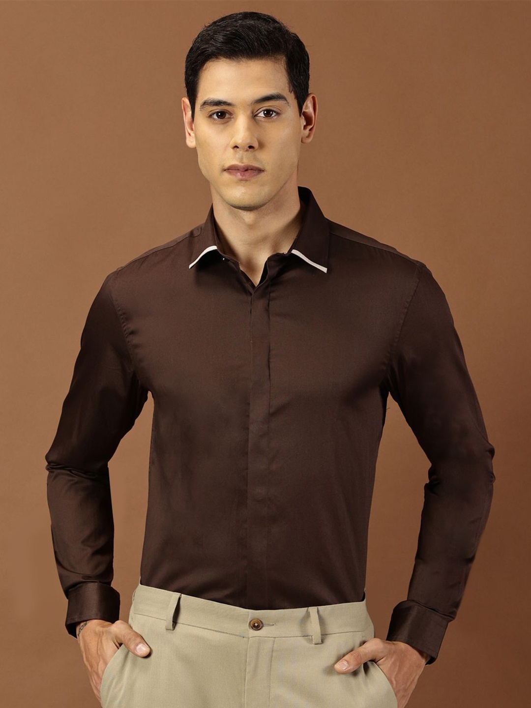 

INVICTUS Original Slim Fit Spread Collar Pure Cotton Formal Shirt, Coffee brown