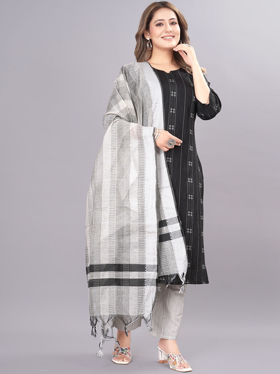 

revika Floral Printed Regular Kurta with Trousers & Dupatta, Black