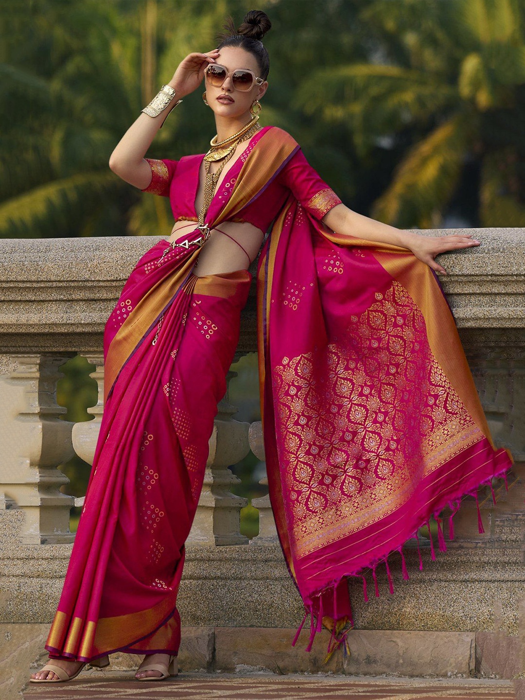 

MySilkLove Woven Design Zari Banarasi Saree, Pink