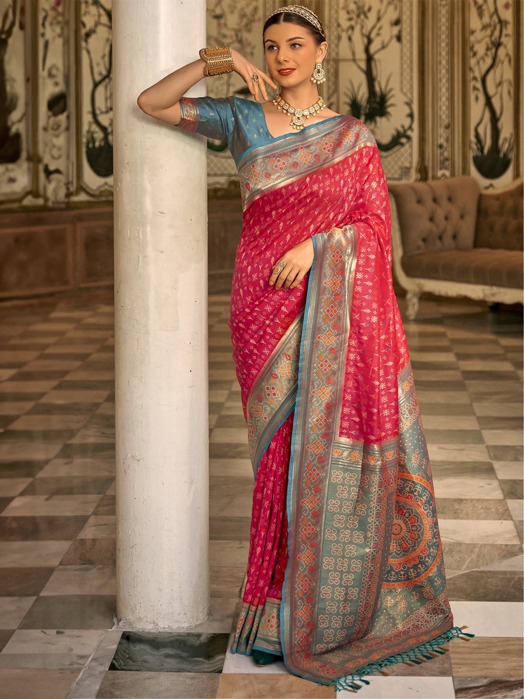 

MySilkLove Woven Design Zari Patola Saree, Pink