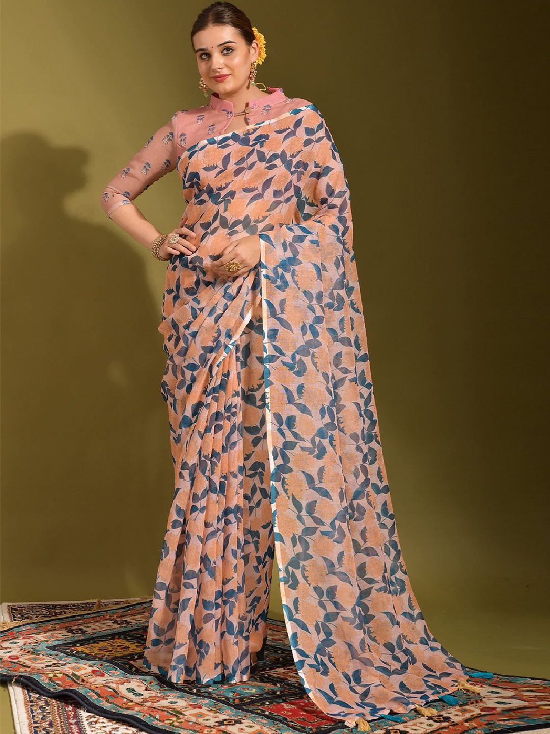

MySilkLove Floral Pure Linen Saree, Peach
