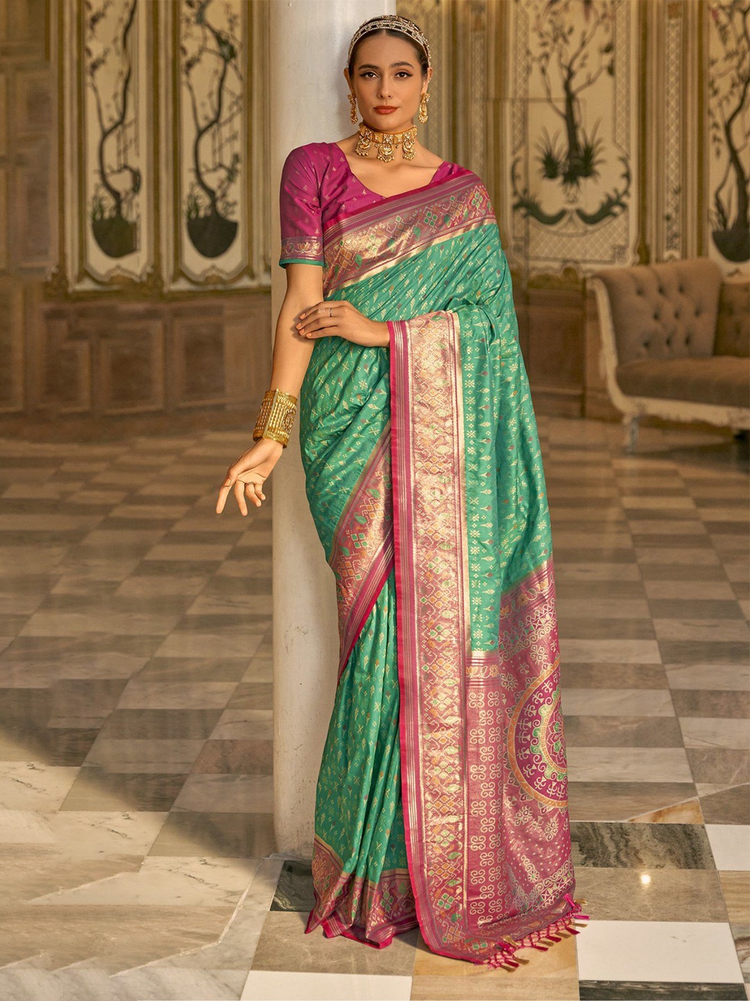 

MySilkLove Woven Design Patola Saree, Green