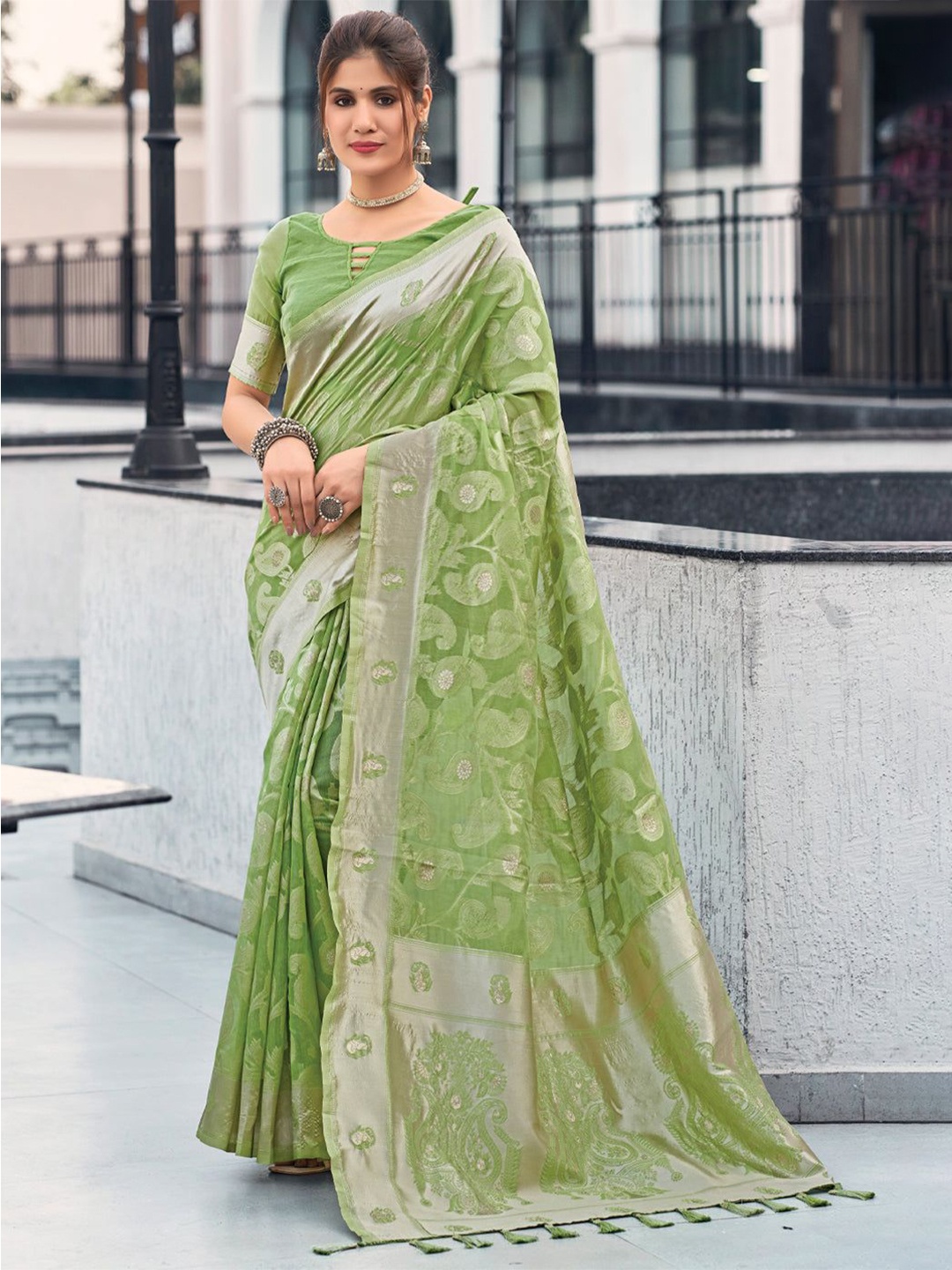 

MySilkLove Woven Design Pure Linen Saree, Green