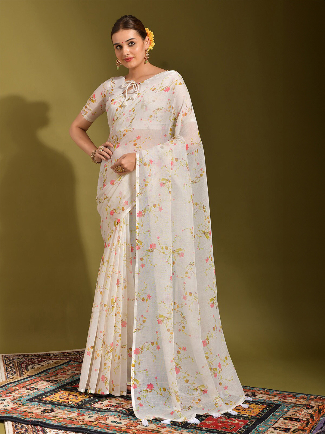 

MySilkLove Floral Pure Linen Saree, White