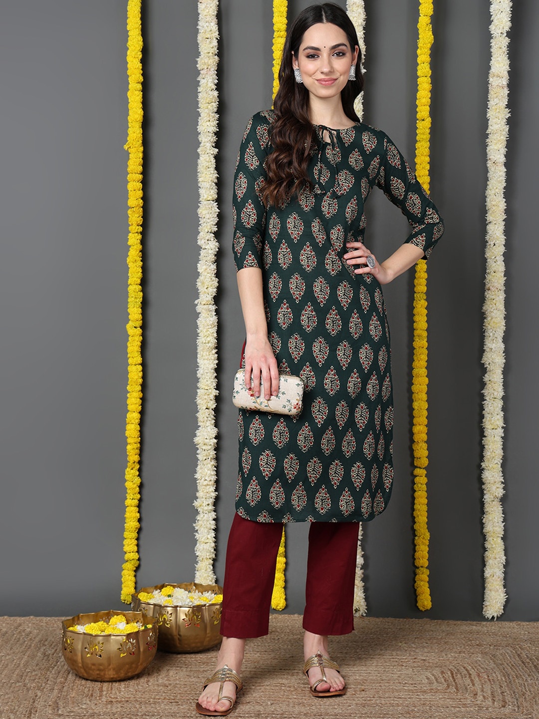 

KALINI Ethnic Motifs Printed Keyhole Neck Cotton Straight Kurta, Green
