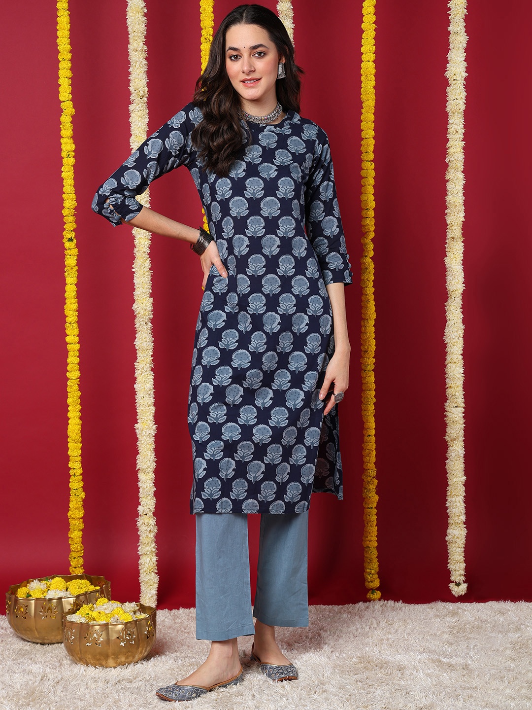 

KALINI Floral Printed Round Neck Cotton Straight Kurta, Navy blue