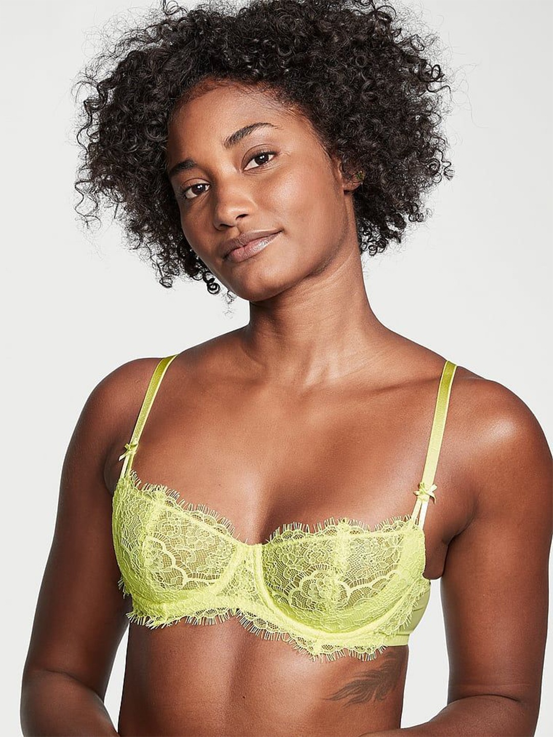 

Victoria's Secret Floral Bra Medium Coverage Underwired, Lime green