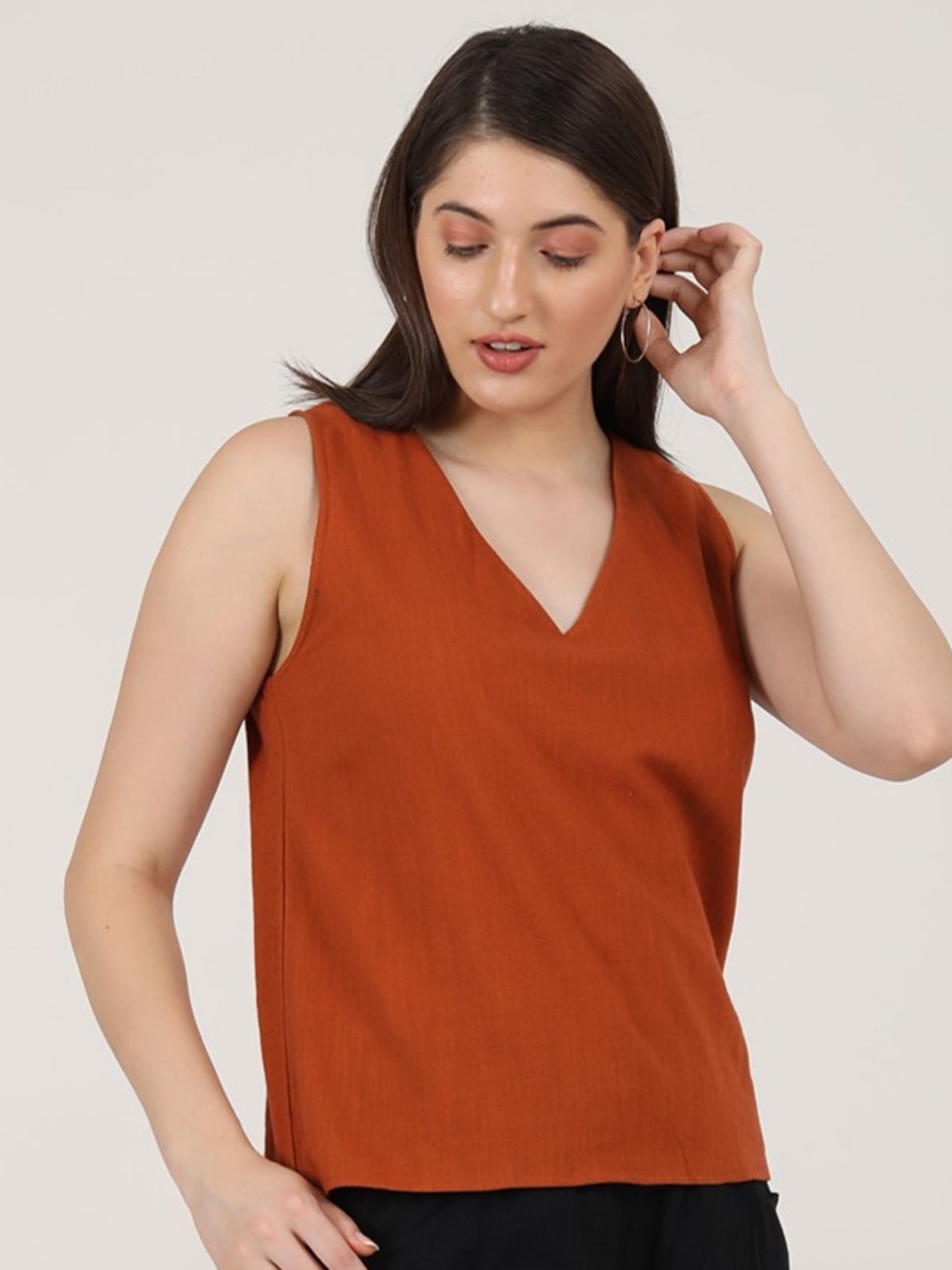 

Saltpetre V Neck Sleeveless Organic Cotton Regular Top, Rust