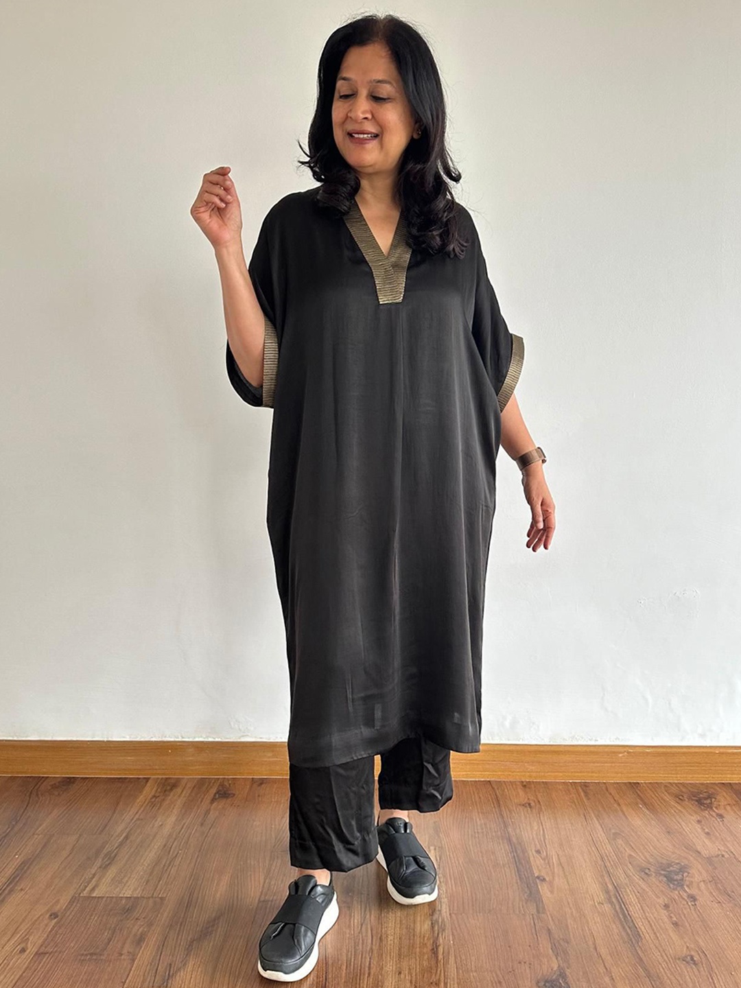 

VASSTRAM V-Neck Flared Sleeves Gotta Patti Satin A-Line Kurta, Black
